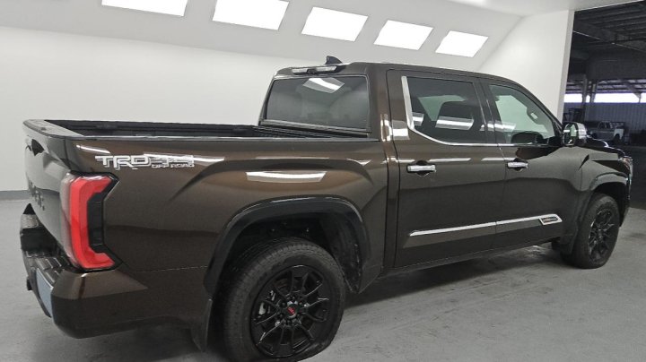 Toyota TUNDRA  2023