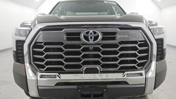 Toyota TUNDRA  2023