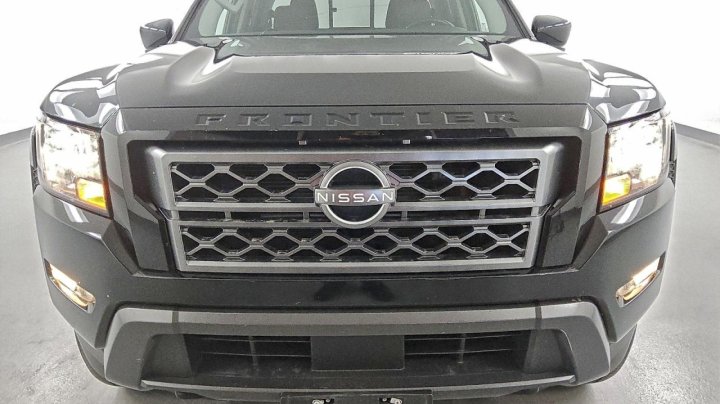 Nissan Frontier  2022
