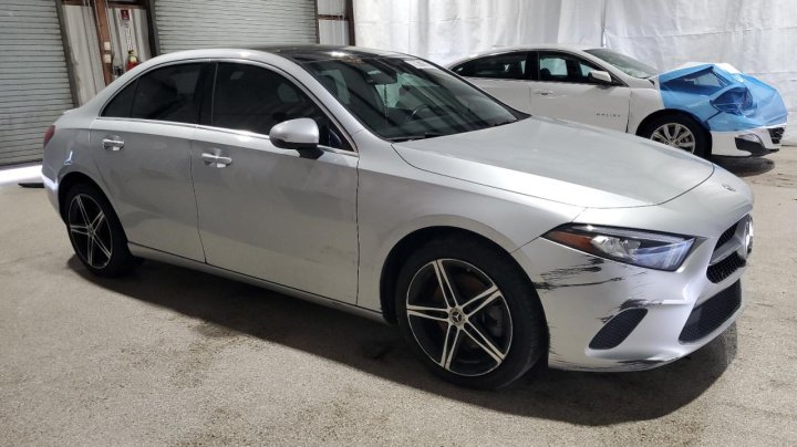 Mercedes-Benz A  2019
