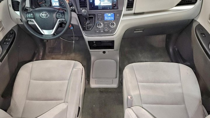 Toyota SIENNA  2017