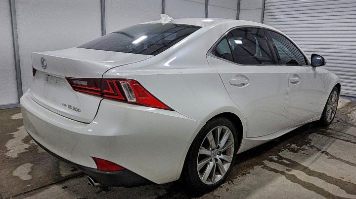 Lexus IS  2016