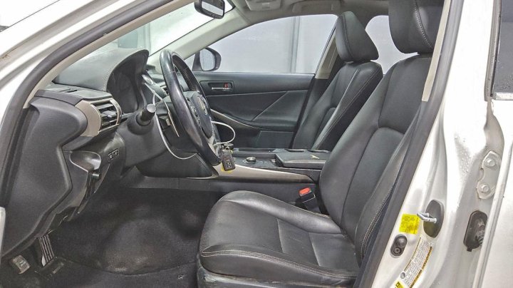 Lexus IS  2016