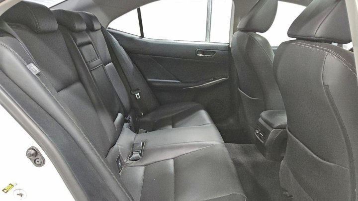 Lexus IS  2016
