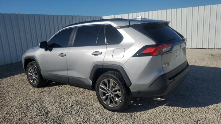 Toyota RAV4  2021