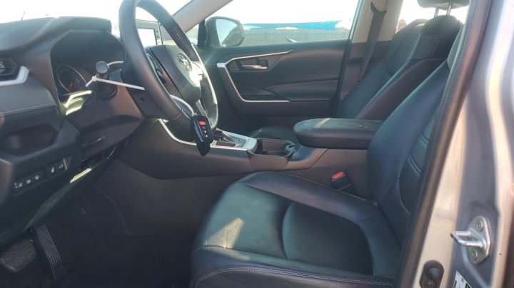 Toyota RAV4  2021