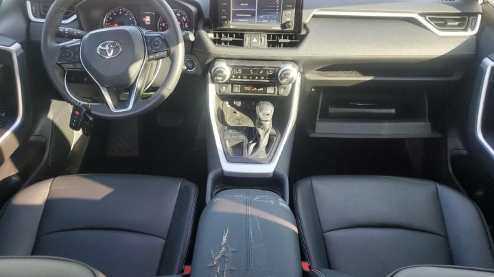 Toyota RAV4  2021