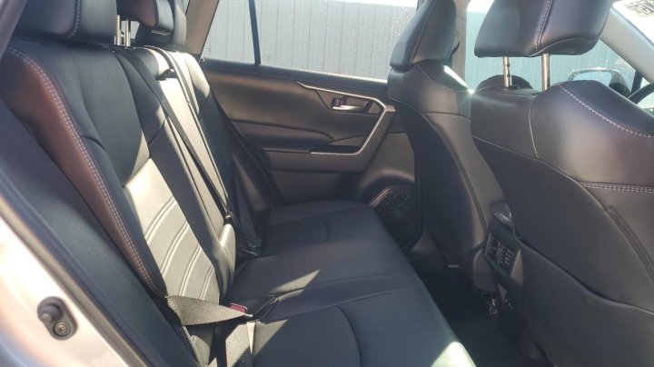 Toyota RAV4  2021