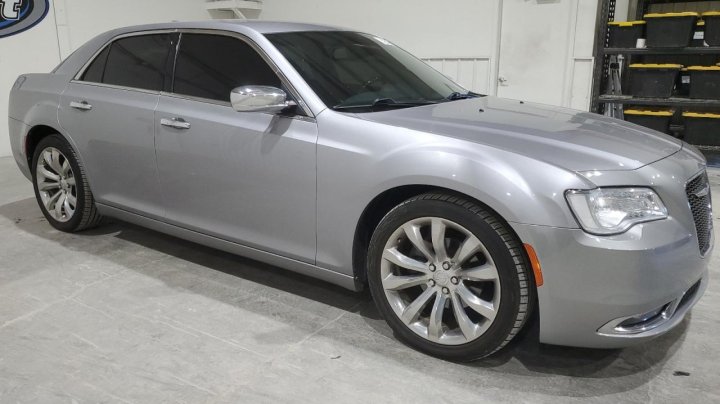 CHRYSLER 300  2018