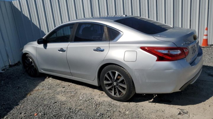 Nissan Altima  2017
