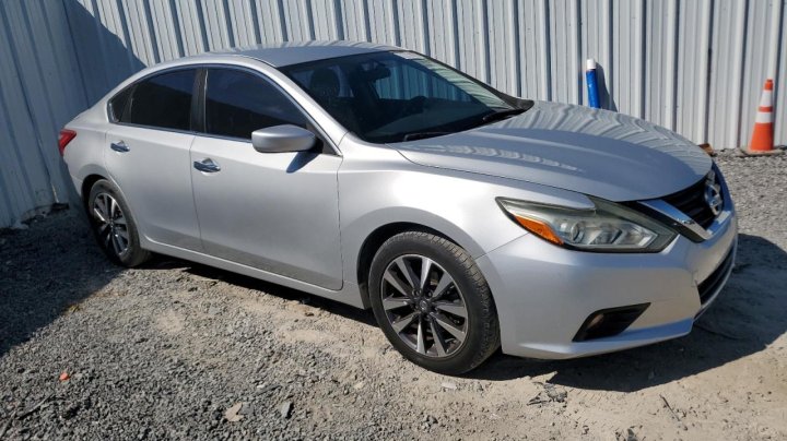 Nissan Altima  2017