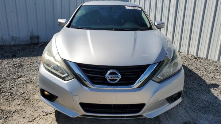 Nissan Altima  2017