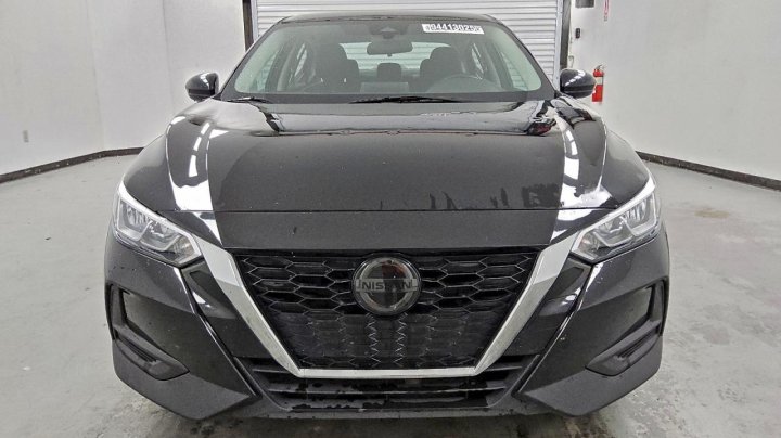 Nissan Sentra  2023