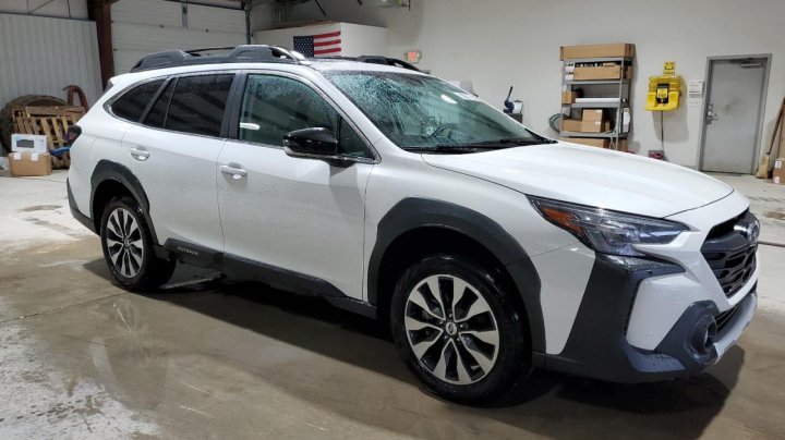 Subaru Outback  2024