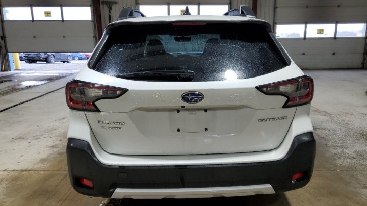 Subaru Outback  2024