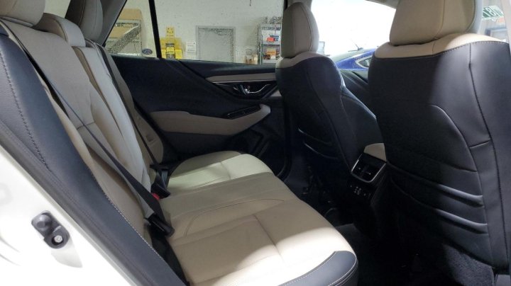 Subaru Outback  2024