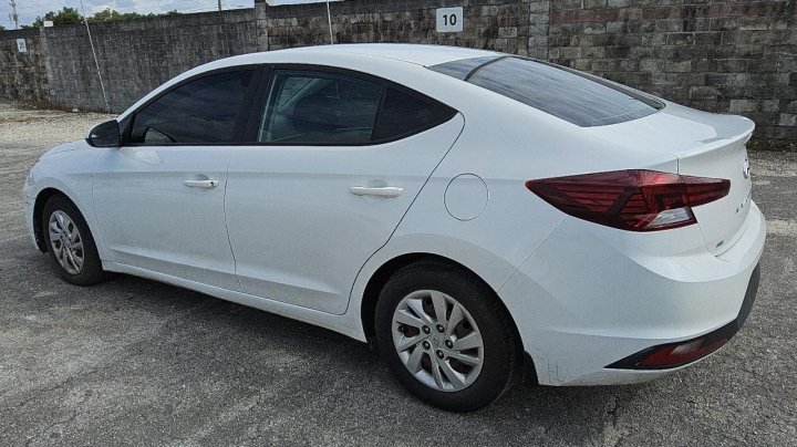 Hyundai Elantra  2020