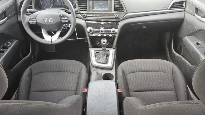 Hyundai Elantra  2020