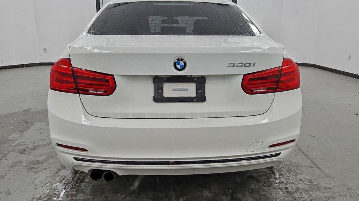 BMW 330  2018