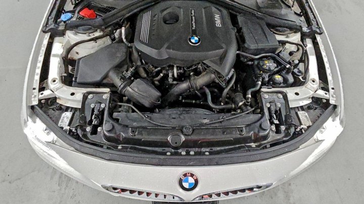 BMW 330  2018
