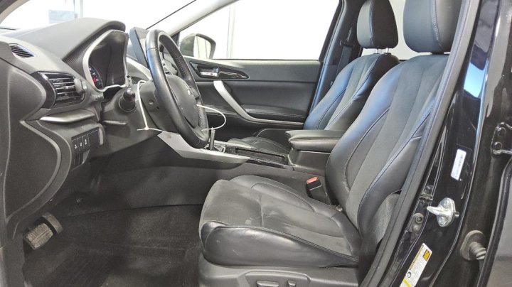 Mitsubishi ECLIPSE CROSS  2023