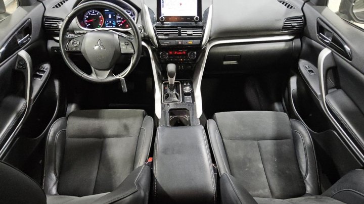 Mitsubishi ECLIPSE CROSS  2023
