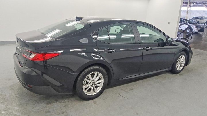 Toyota Camry  2025