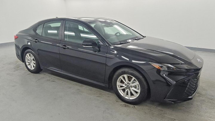 Toyota Camry  2025