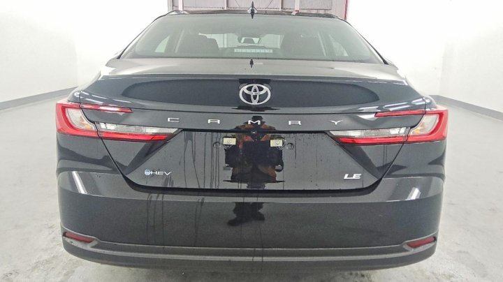 Toyota Camry  2025