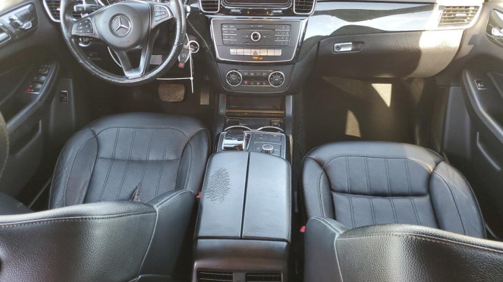 Mercedes-Benz GLE  2017