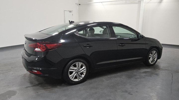 Hyundai Elantra  2020