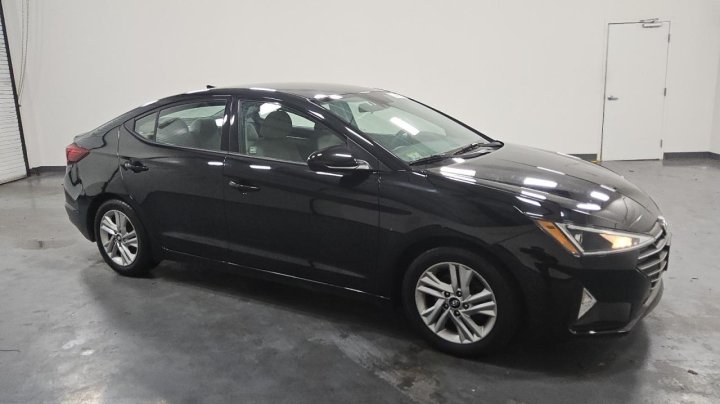 Hyundai Elantra  2020