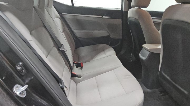 Hyundai Elantra  2020