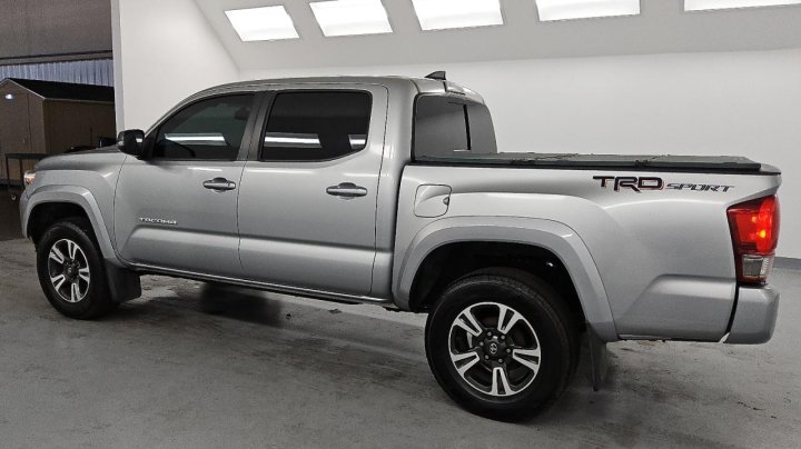 Toyota TACOMA  2017