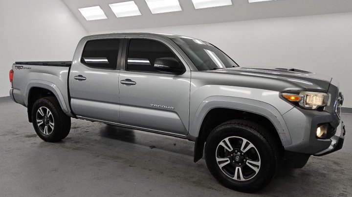 Toyota TACOMA  2017