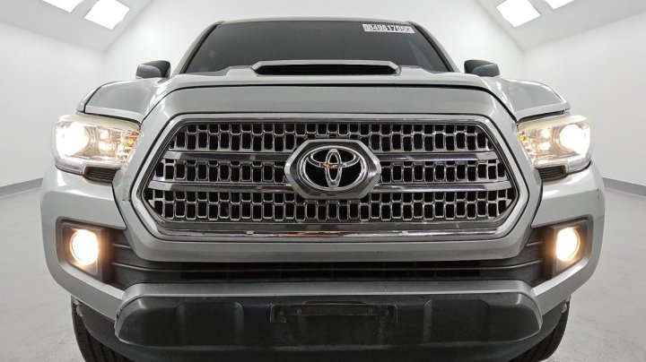 Toyota TACOMA  2017