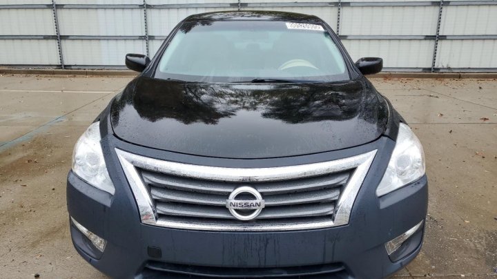 Nissan Altima  2015