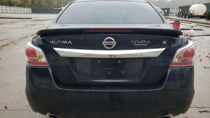 Nissan Altima  2015