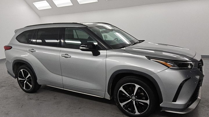 Toyota Highlander  2021