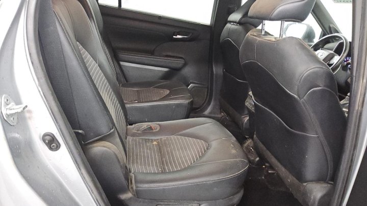 Toyota Highlander  2021