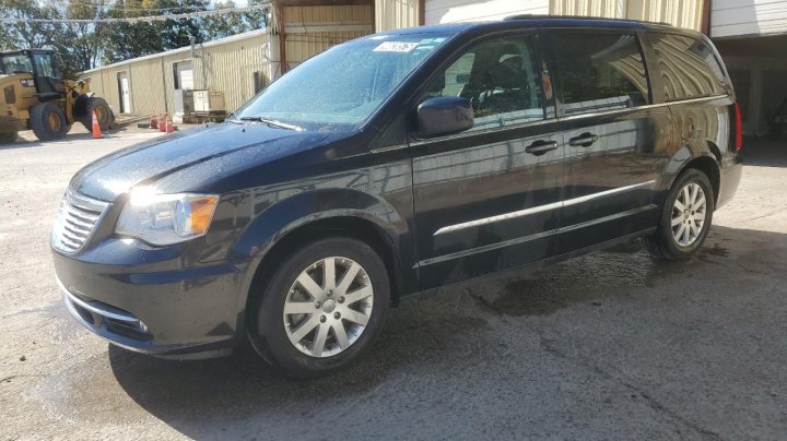 CHRYSLER TOWN & COUNTRY  2016