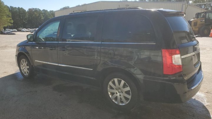 CHRYSLER TOWN & COUNTRY  2016