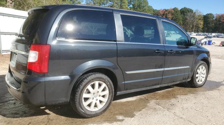 CHRYSLER TOWN & COUNTRY  2016