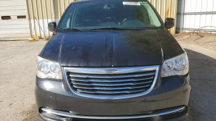 CHRYSLER TOWN & COUNTRY  2016