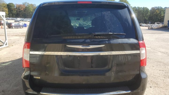CHRYSLER TOWN & COUNTRY  2016