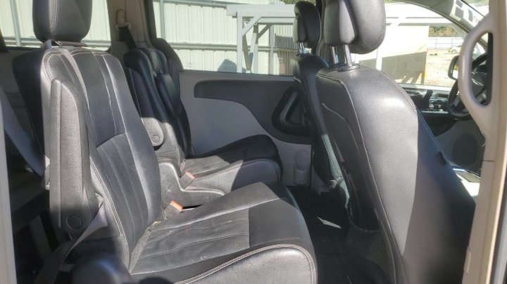 CHRYSLER TOWN & COUNTRY  2016