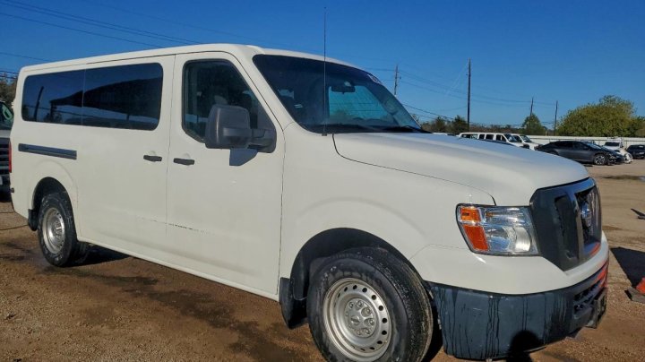 Nissan NV  2016