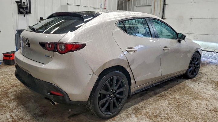 Mazda 3  2024