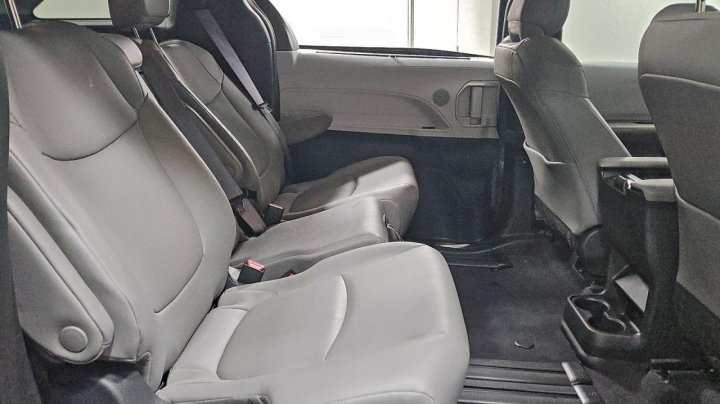 Toyota SIENNA  2025
