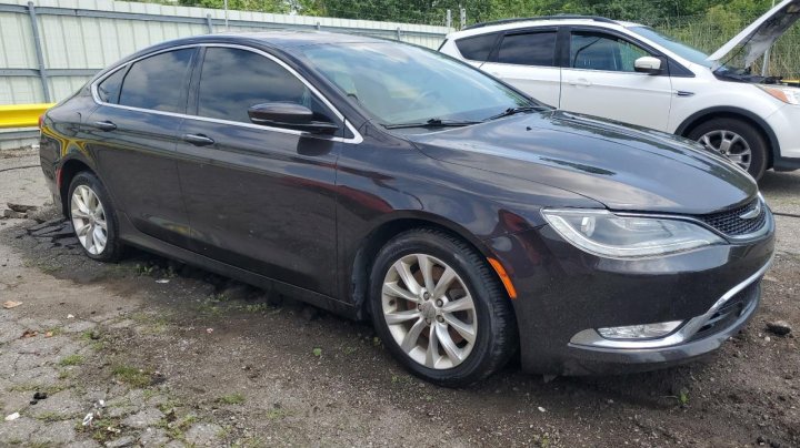 CHRYSLER 200  2015